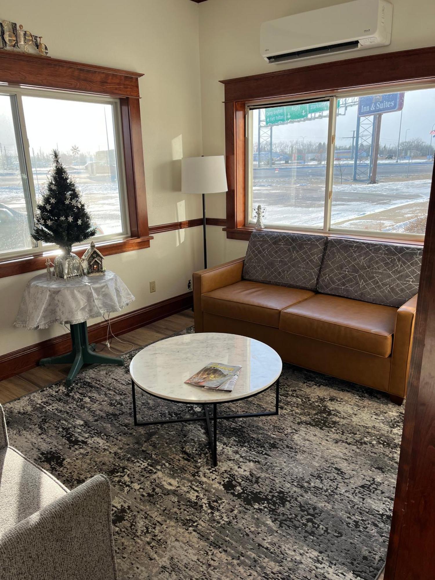 Fireside Inn And Suites Devils Lake Luaran gambar