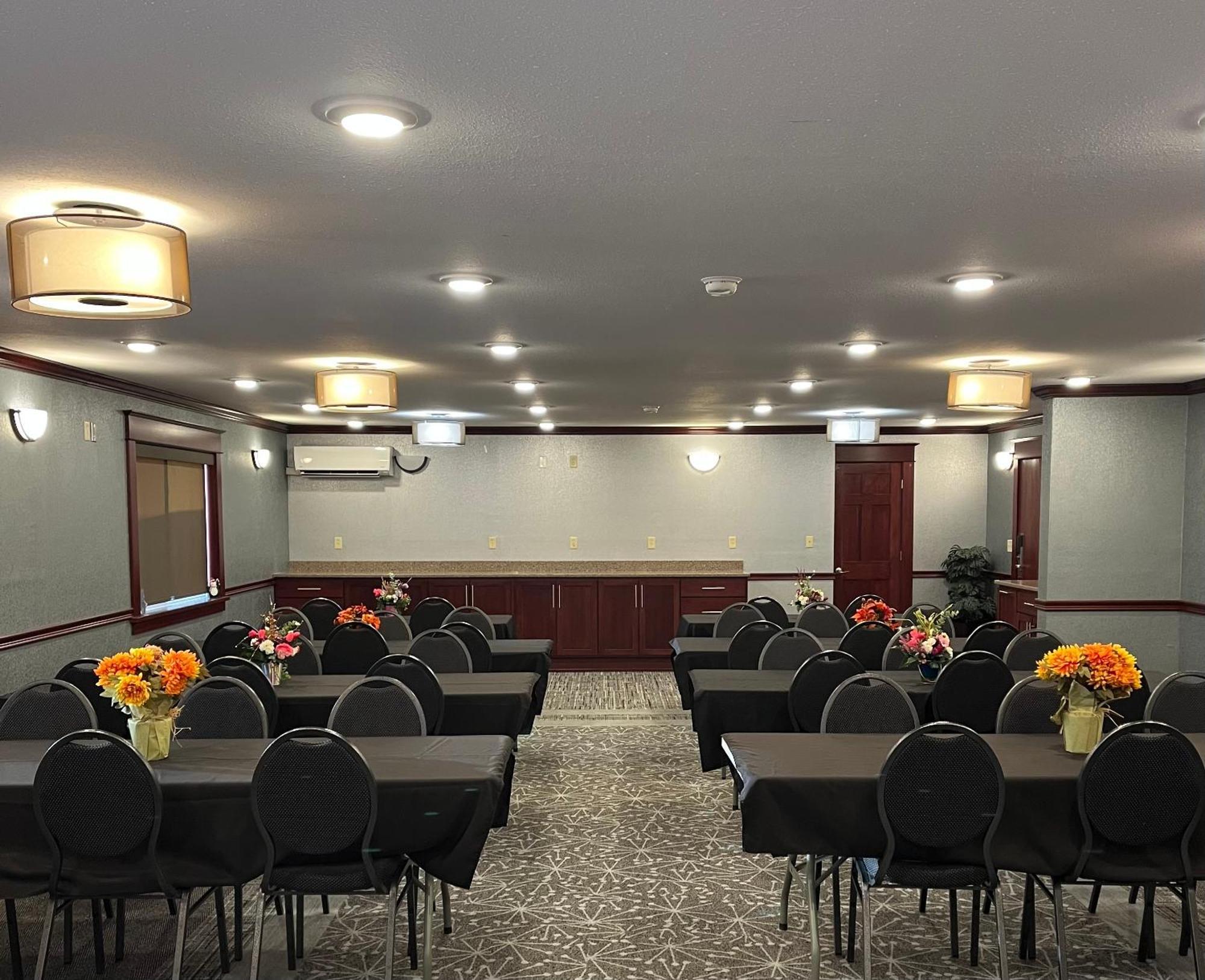 Fireside Inn And Suites Devils Lake Luaran gambar
