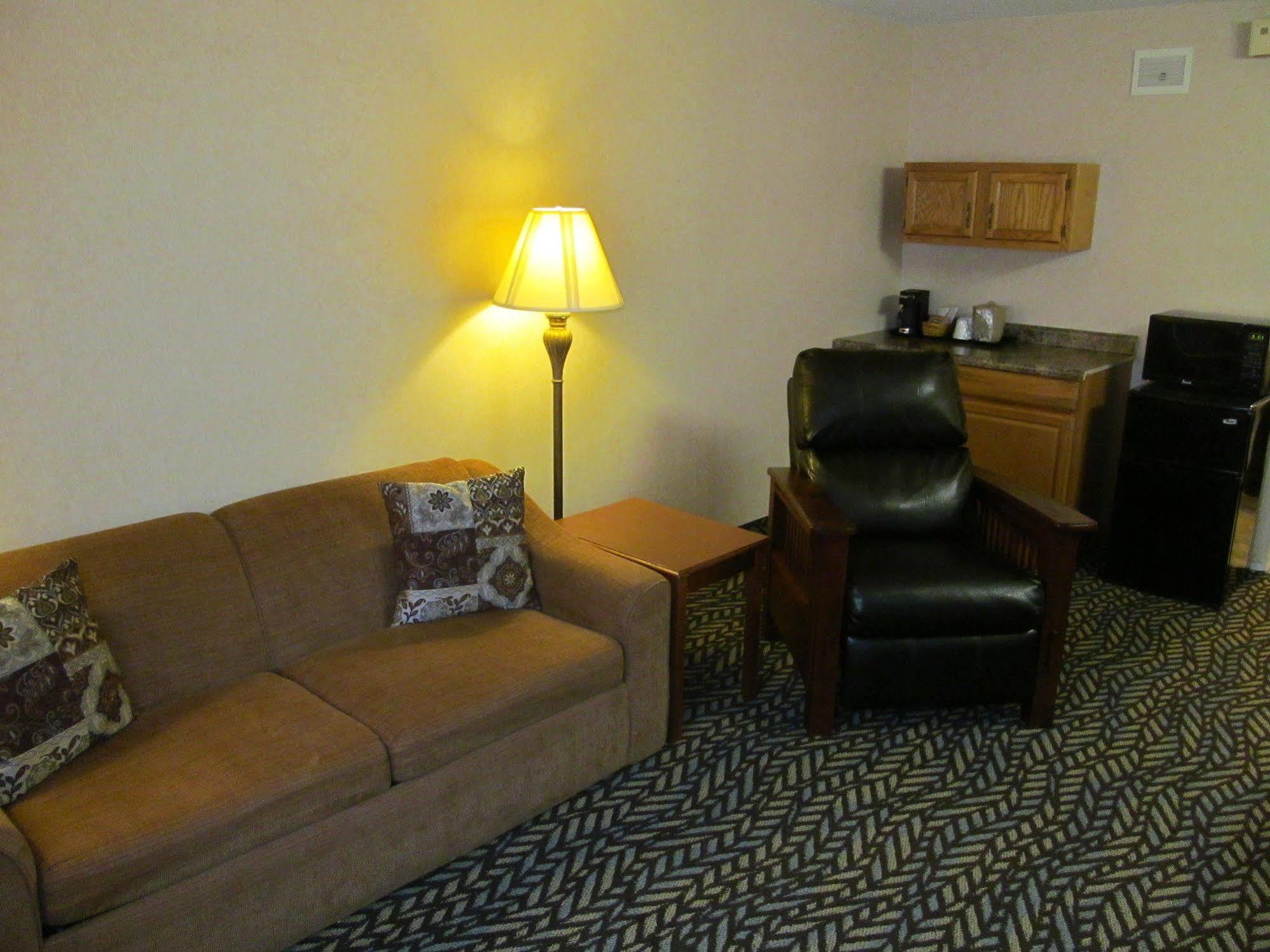 Fireside Inn And Suites Devils Lake Luaran gambar