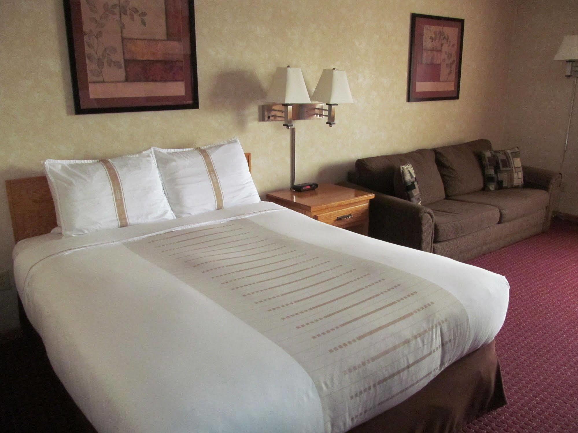 Fireside Inn And Suites Devils Lake Luaran gambar
