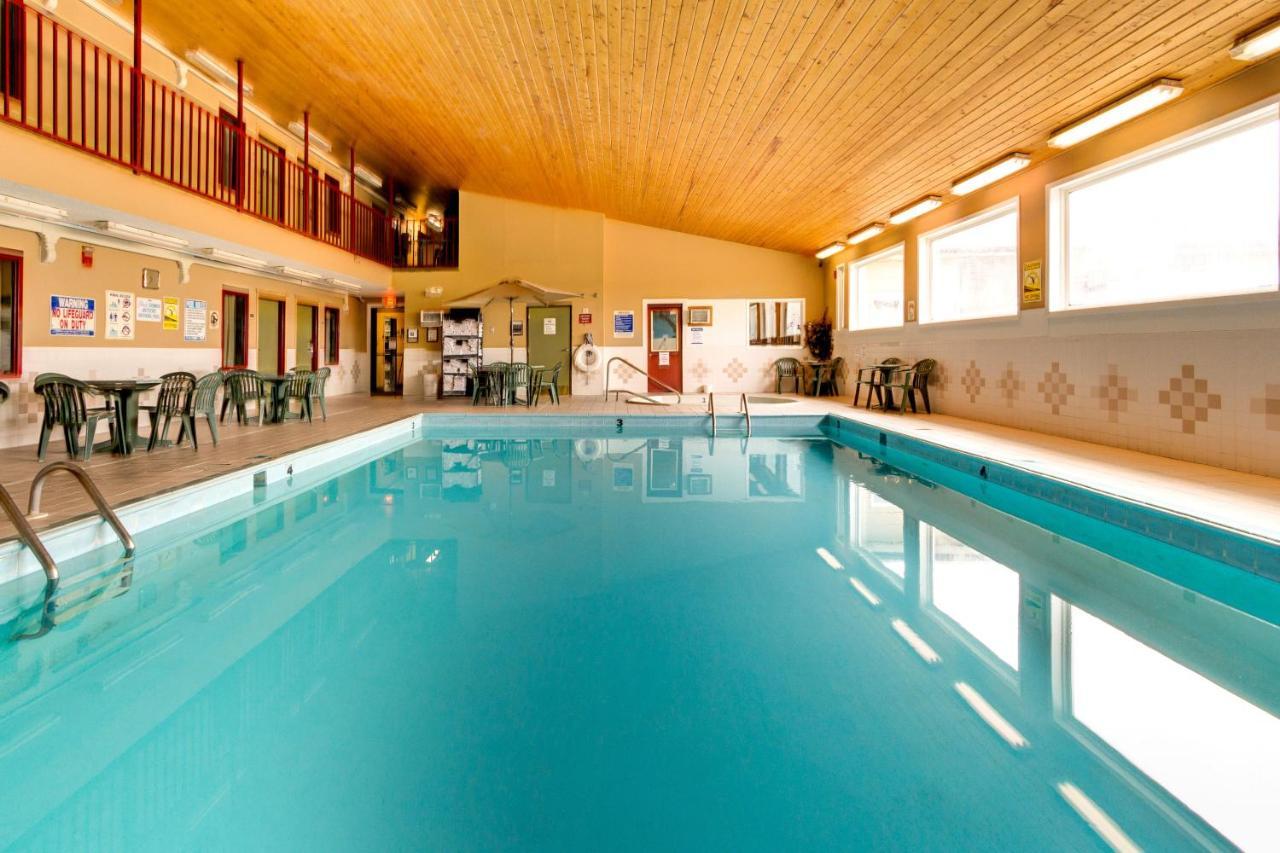 Fireside Inn And Suites Devils Lake Luaran gambar