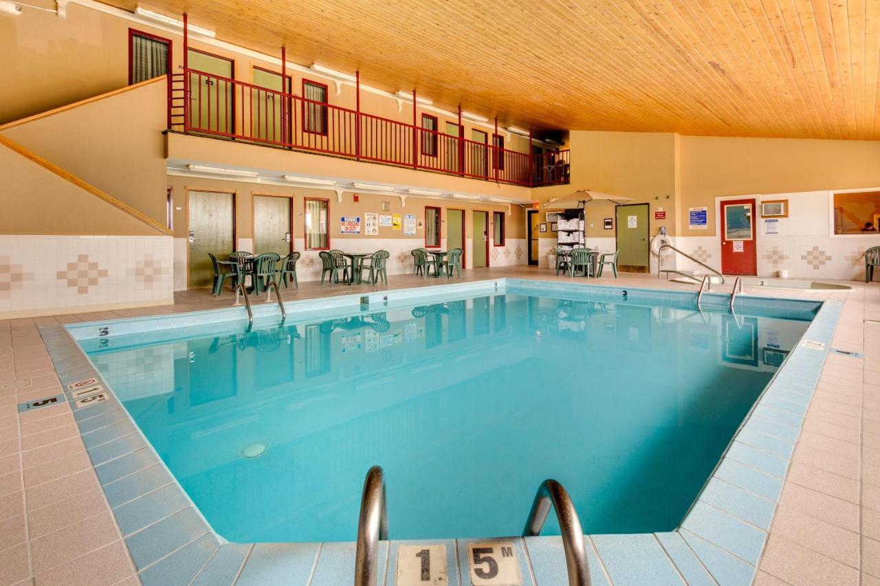 Fireside Inn And Suites Devils Lake Luaran gambar