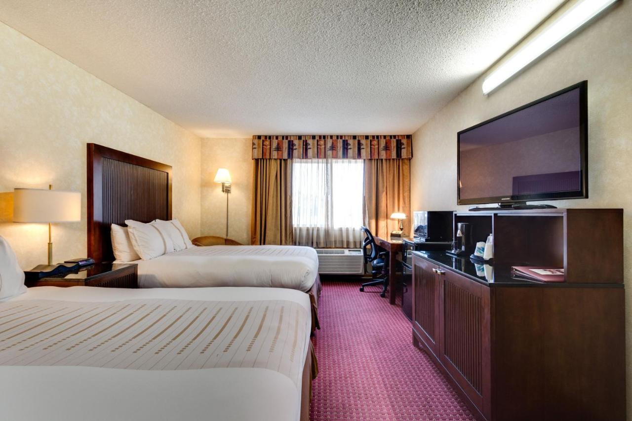 Fireside Inn And Suites Devils Lake Luaran gambar