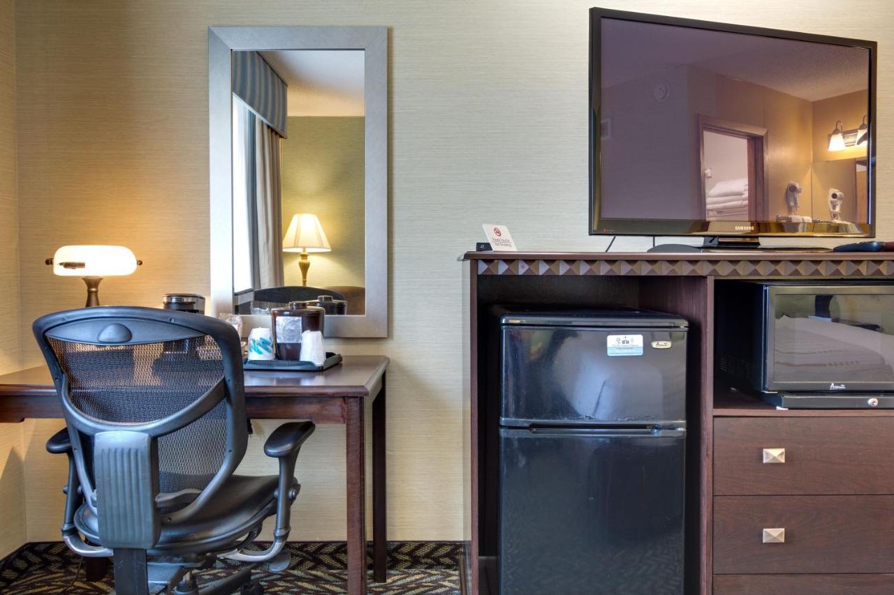 Fireside Inn And Suites Devils Lake Luaran gambar