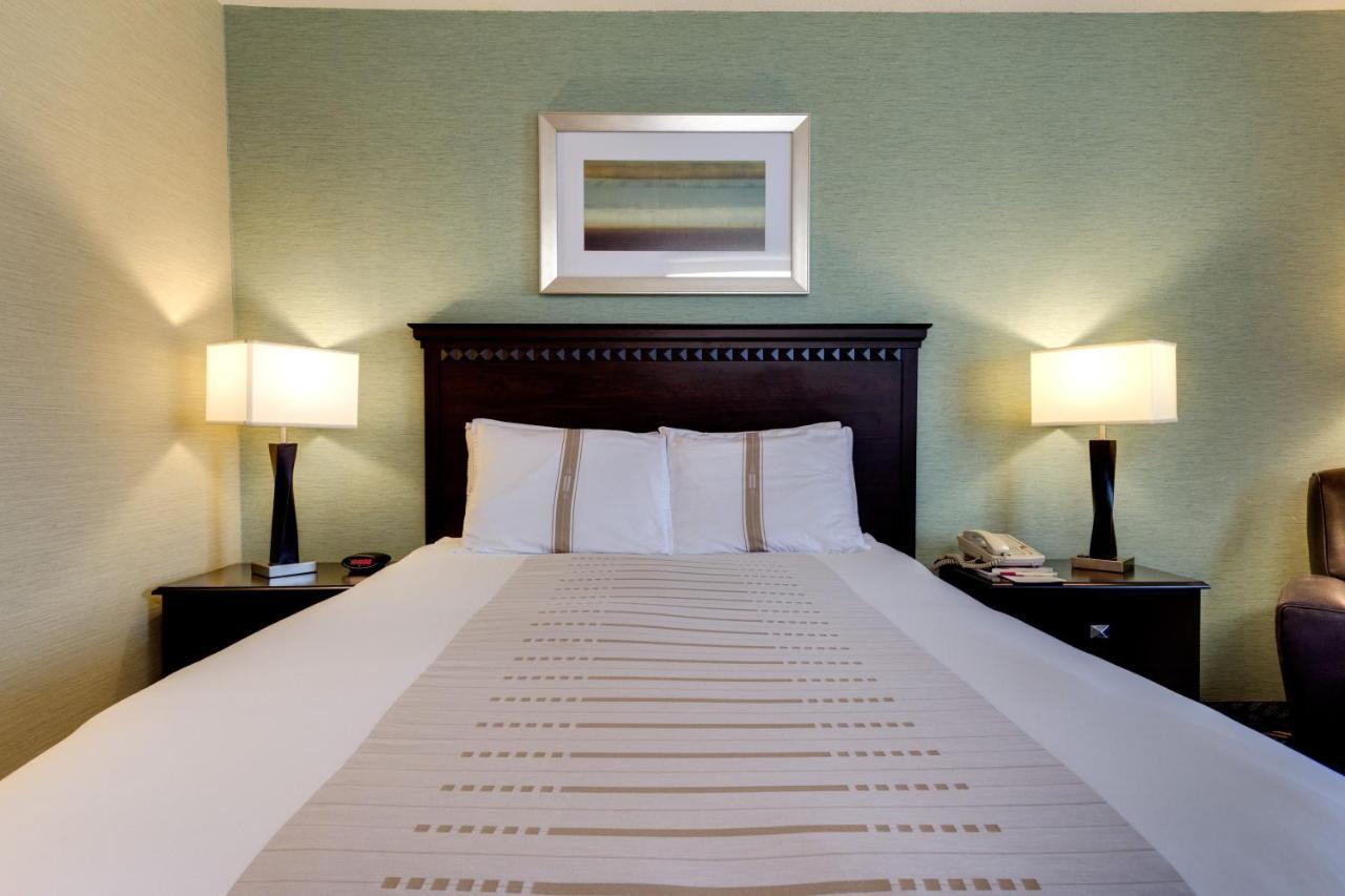 Fireside Inn And Suites Devils Lake Luaran gambar