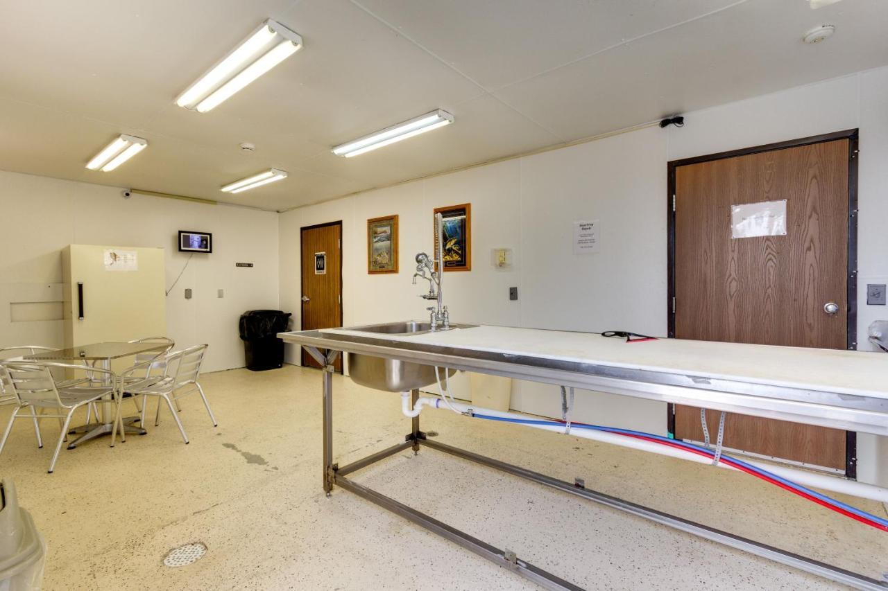 Fireside Inn And Suites Devils Lake Luaran gambar